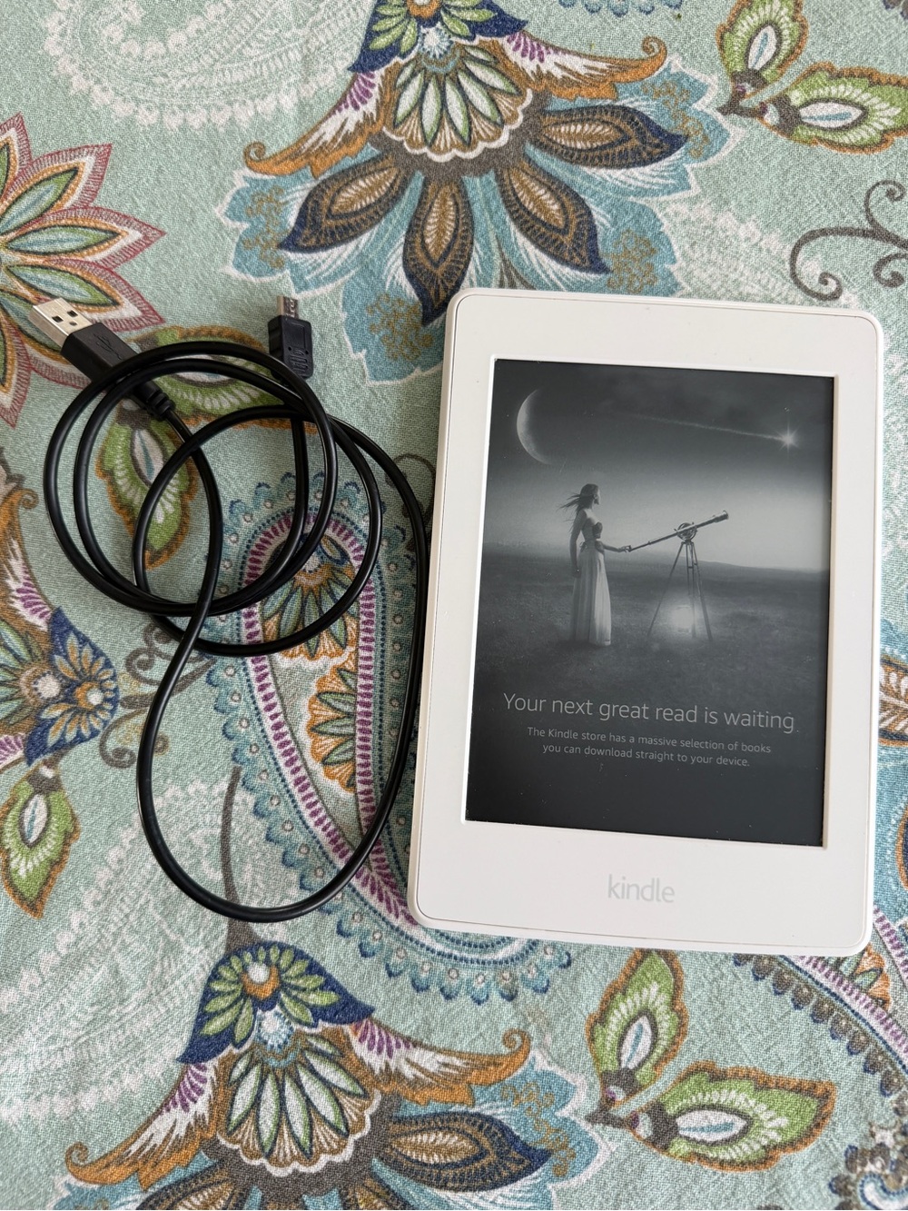 Amazon Kindle e-Reader in White - Lightweight Reading Tablet